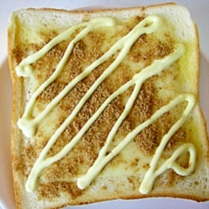ほんのり磯の香り☆　チーズと魚粉のトースト♪